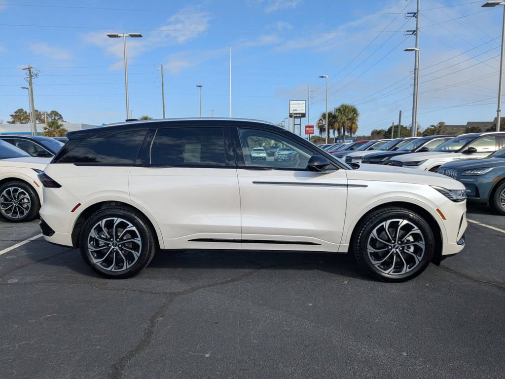 New 2026 Lincoln Nautilus Reserve AWD/4WD image 3