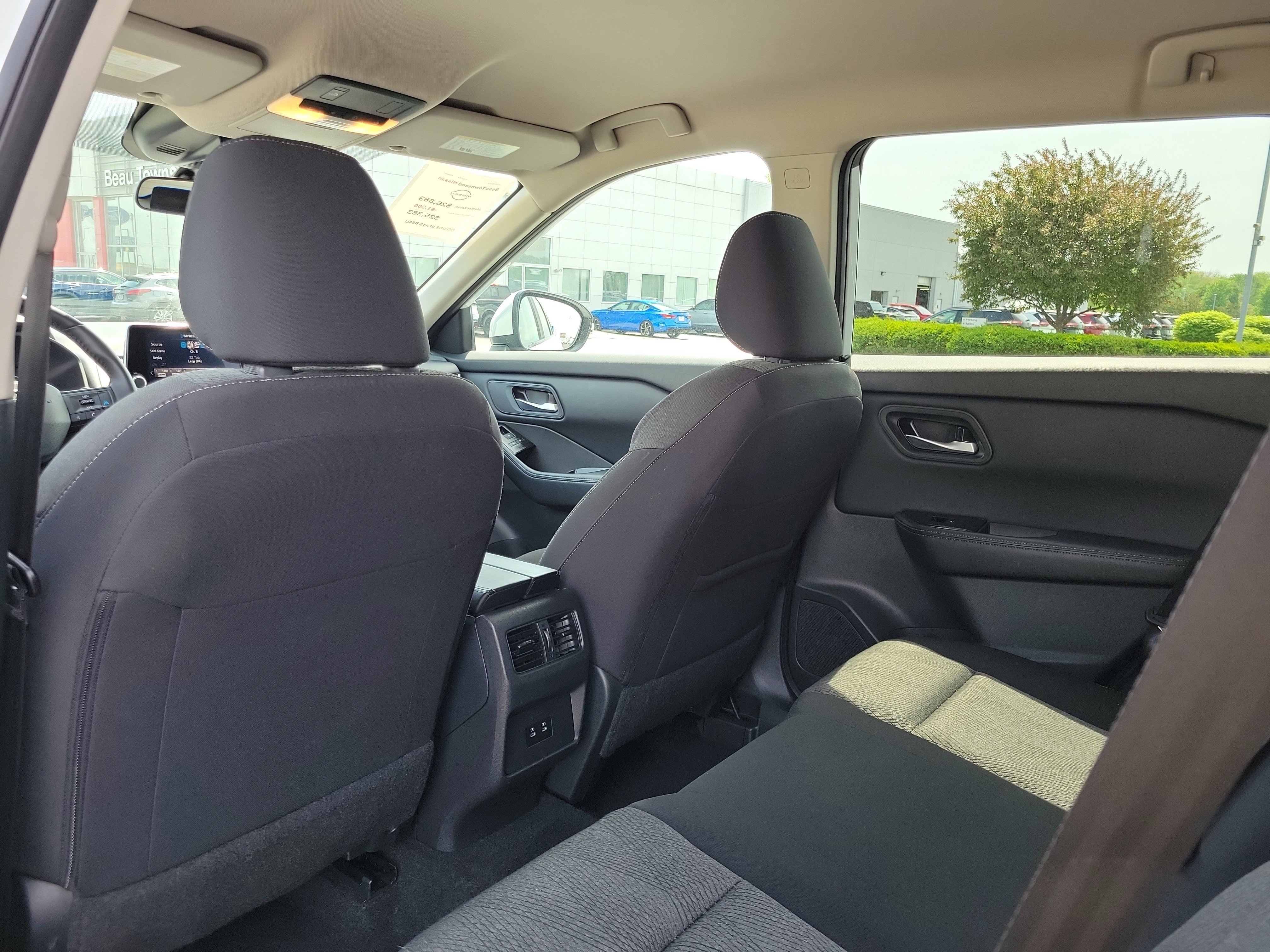 Certified 2025 Nissan Rogue SV AWD/4WD image 14