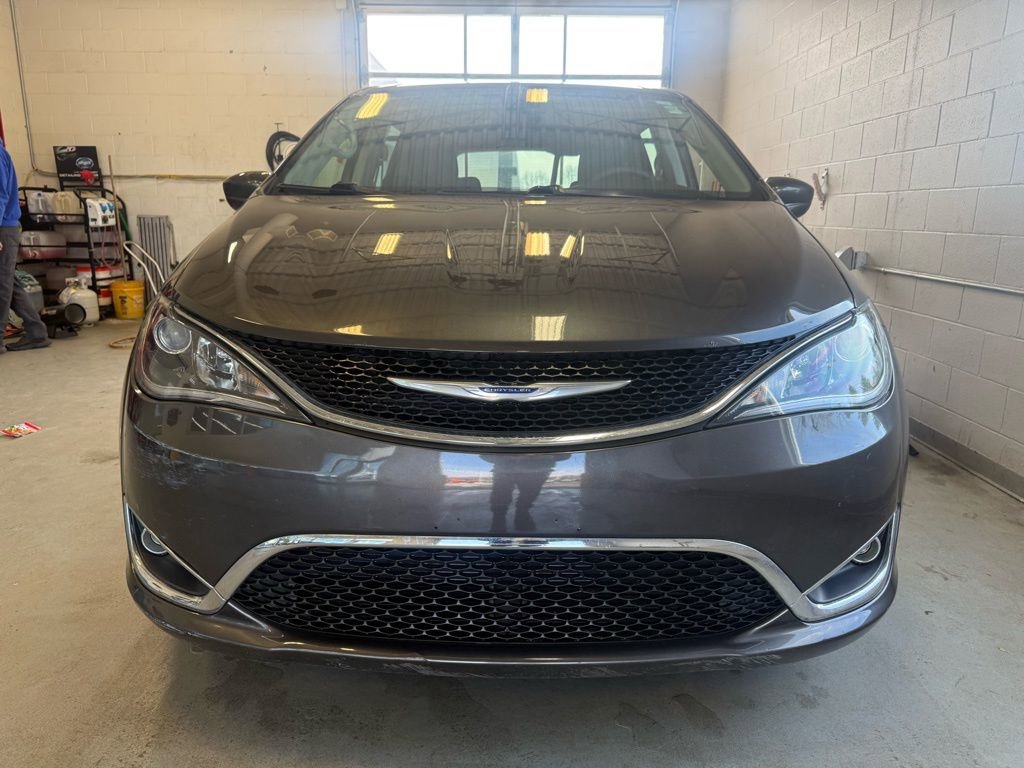 Used 2018 Chrysler Pacifica Touring Plus image 6