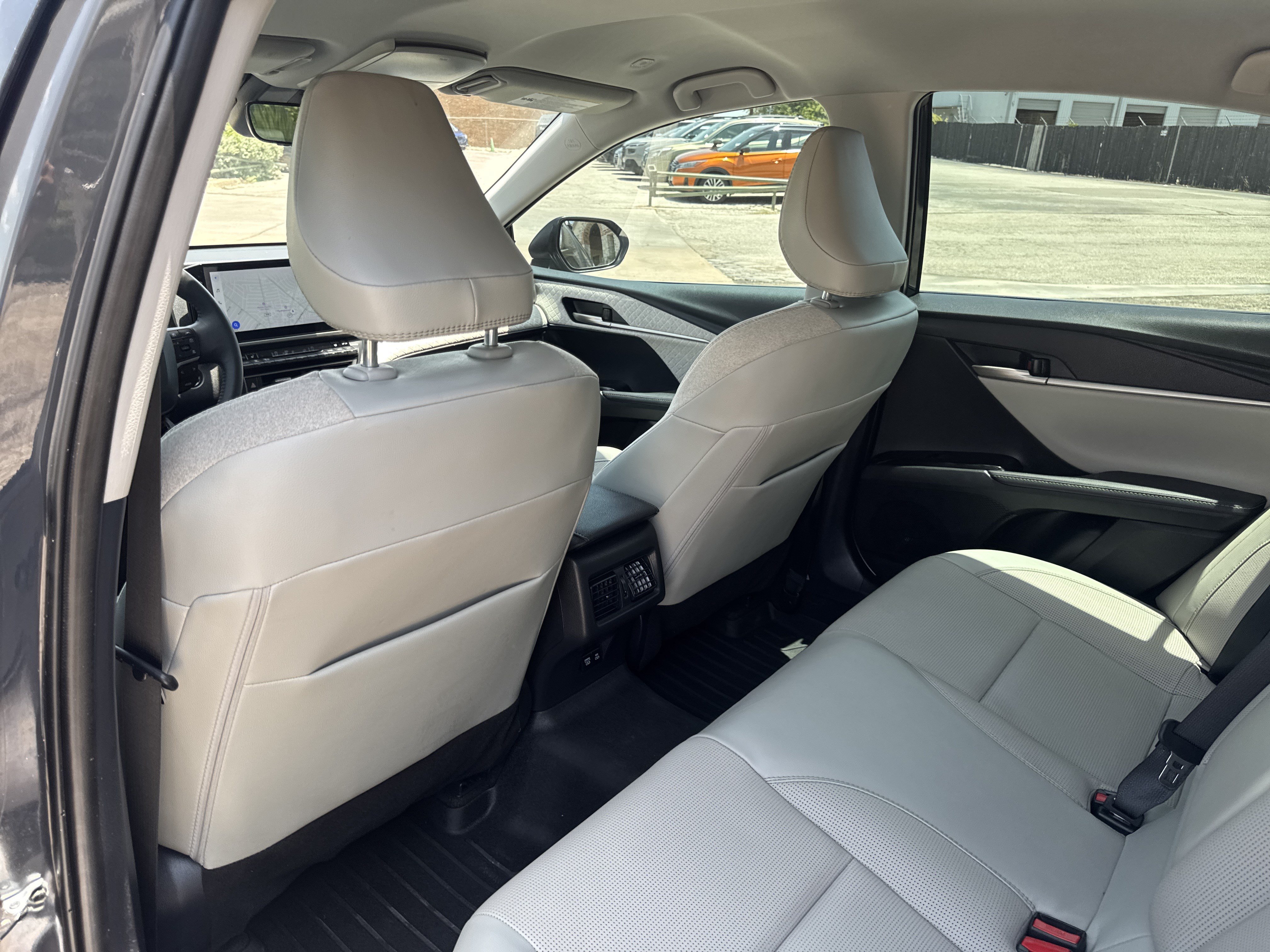 Used 2025 Toyota Camry XLE FWD image 25