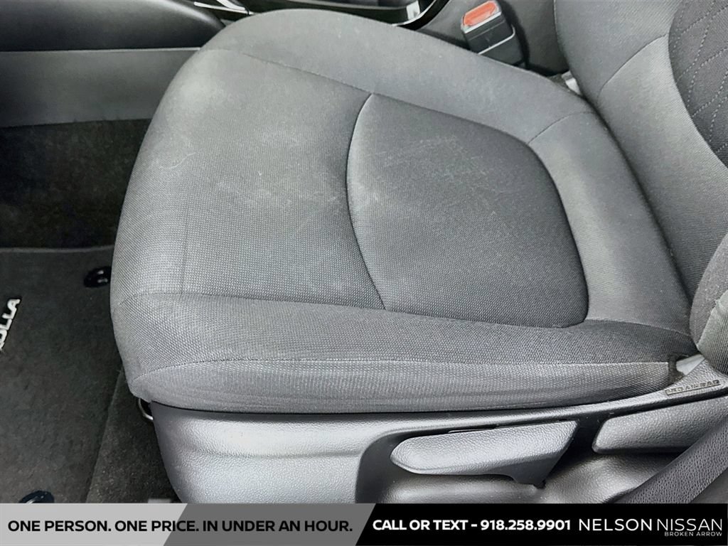 Used 2021 Toyota Corolla LE FWD image 18