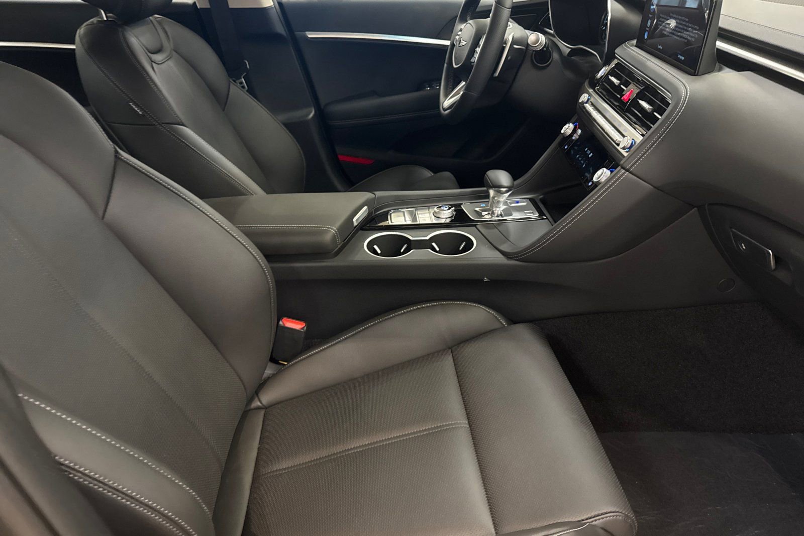 New 2026 Genesis G70 2.5T RWD image 15