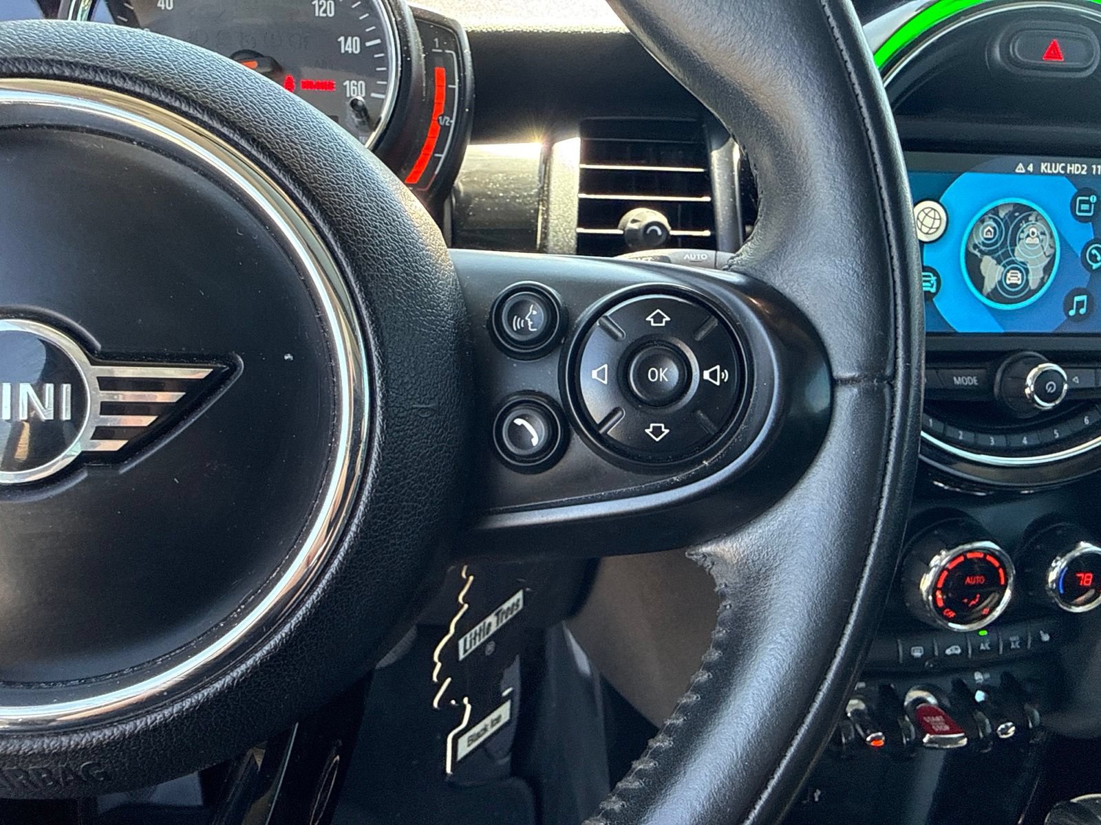 Used 2019 MINI Cooper 2-Door Hardtop FWD image 19