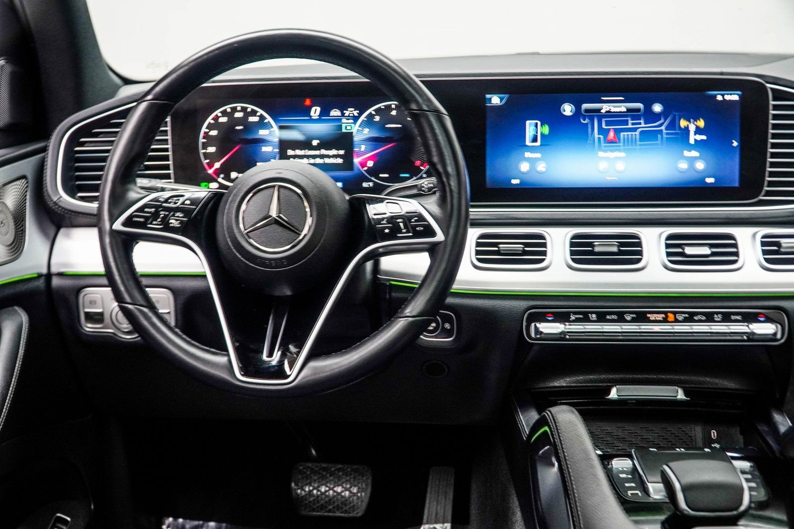 Used 2025 Mercedes-Benz GLS 450 4MATIC image 16