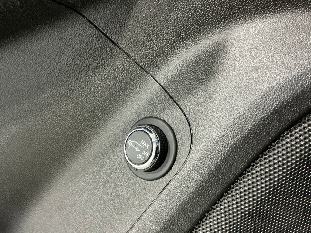 Used 2019 GMC Acadia SLT w/ LPO, Floor Liner Package FWD image 9