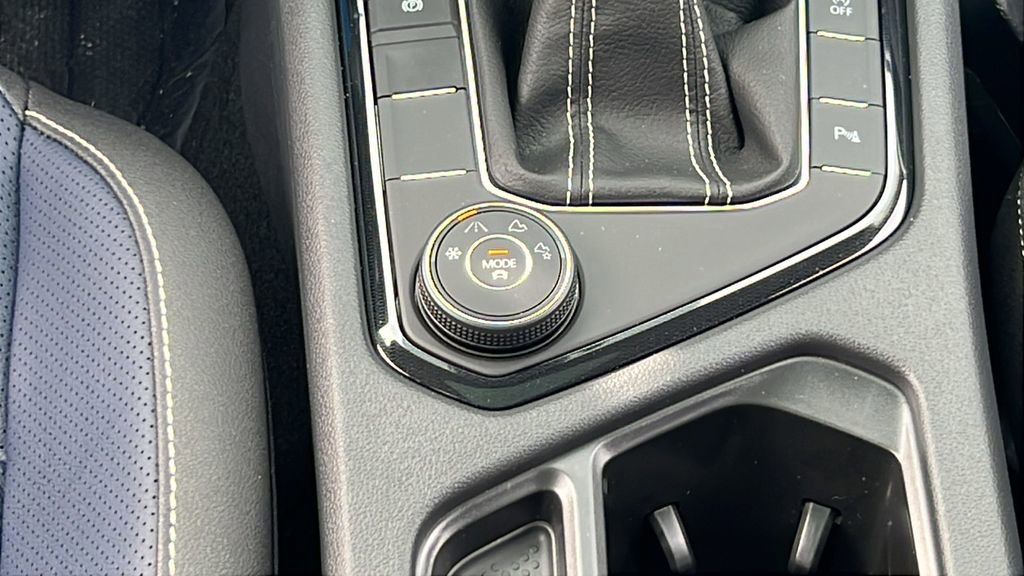 New 2026 Volkswagen Taos SEL image 19