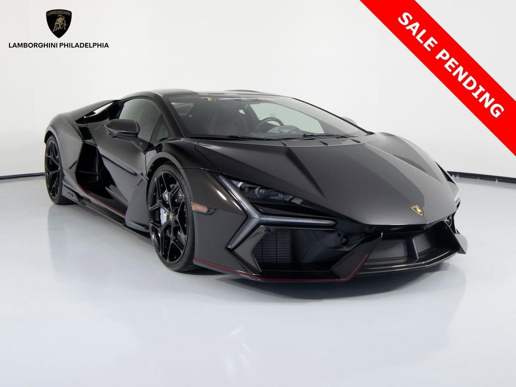Used 2025 Lamborghini Revuelto image 3