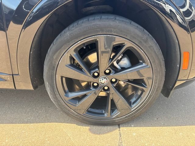 Used 2022 Buick Envision Essence w/ Sport Touring Package AWD/4WD image 25
