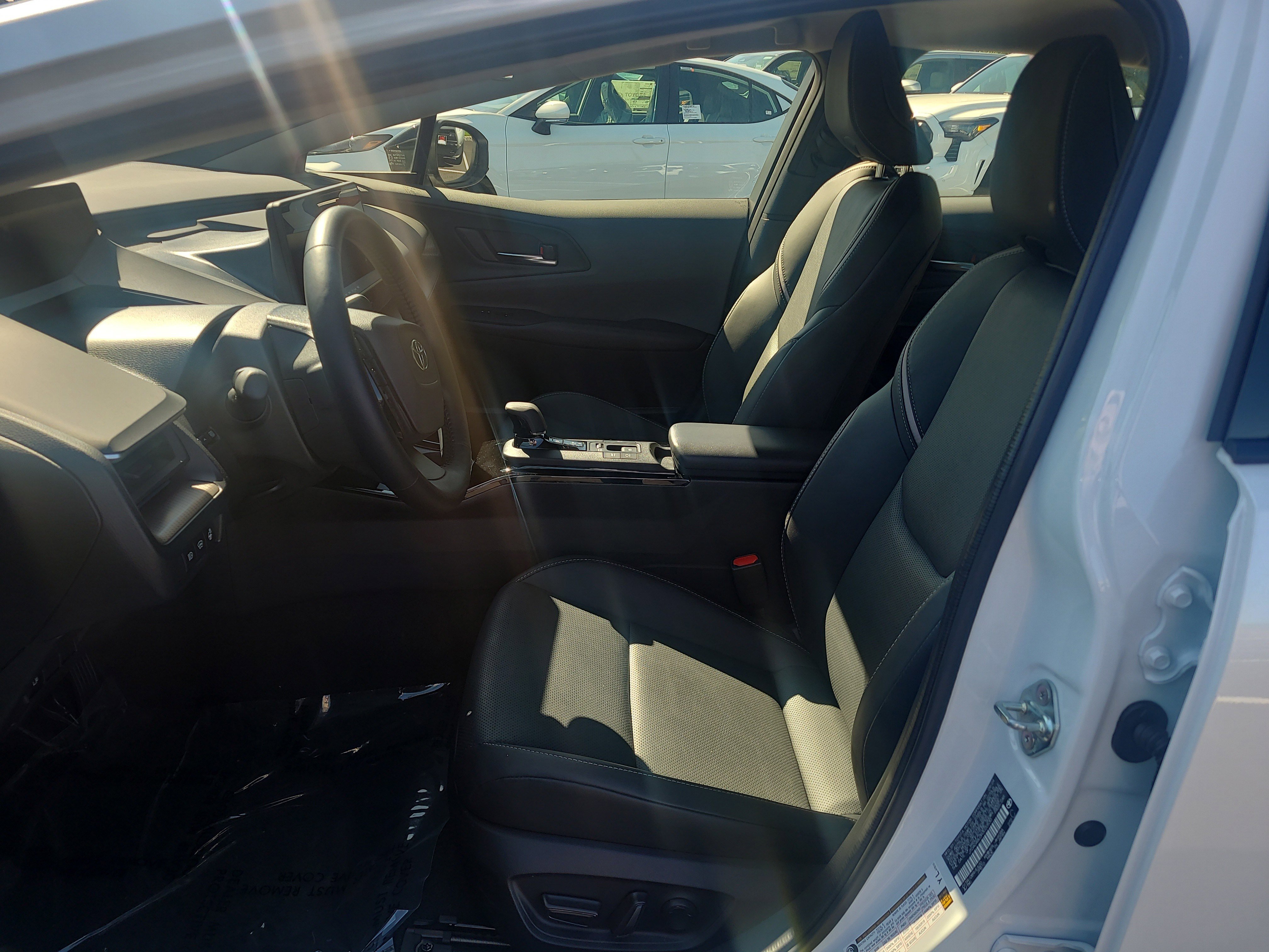 Used 2024 Toyota Prius XLE AWD/4WD image 17