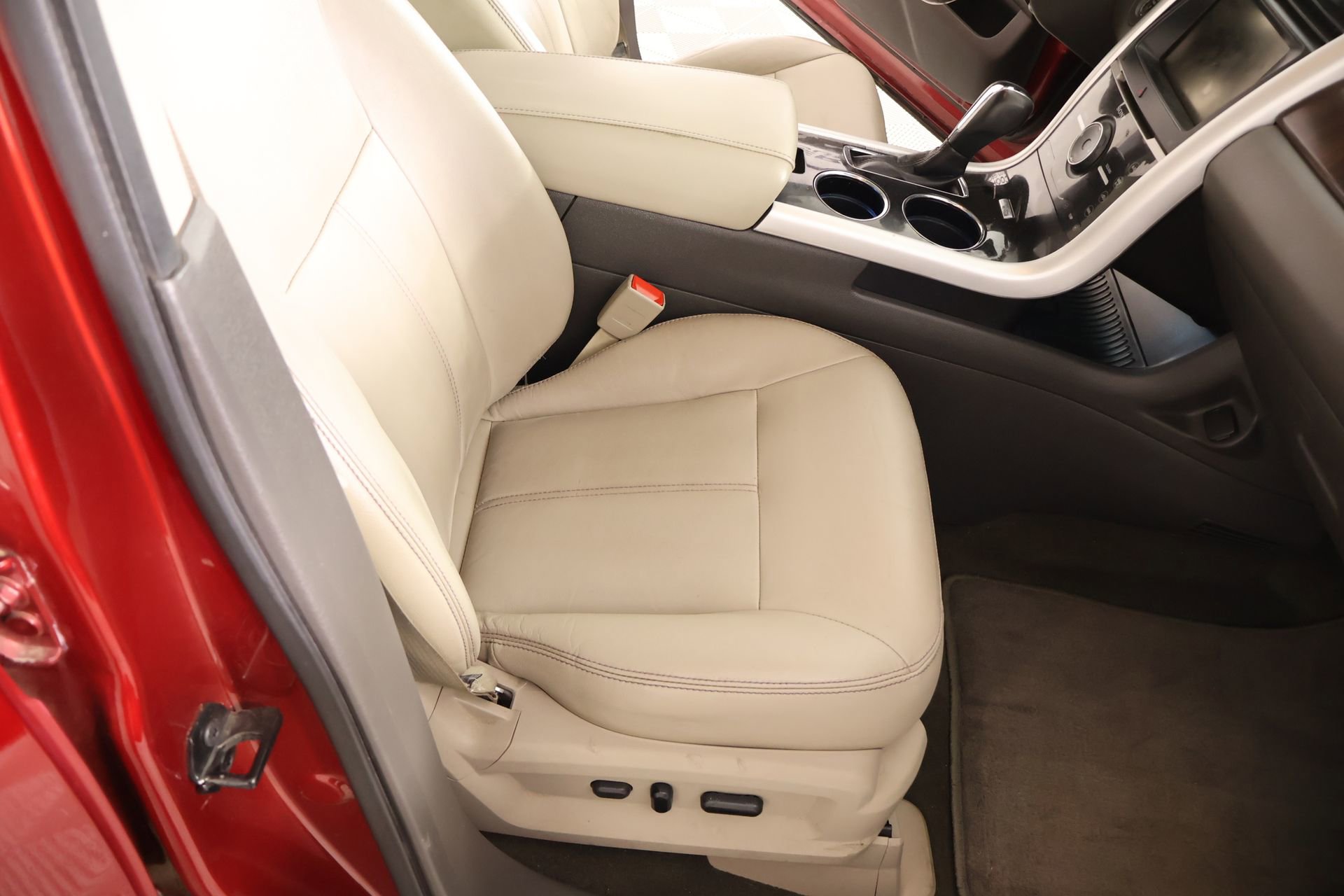 Used 2013 Ford Edge Limited FWD image 14