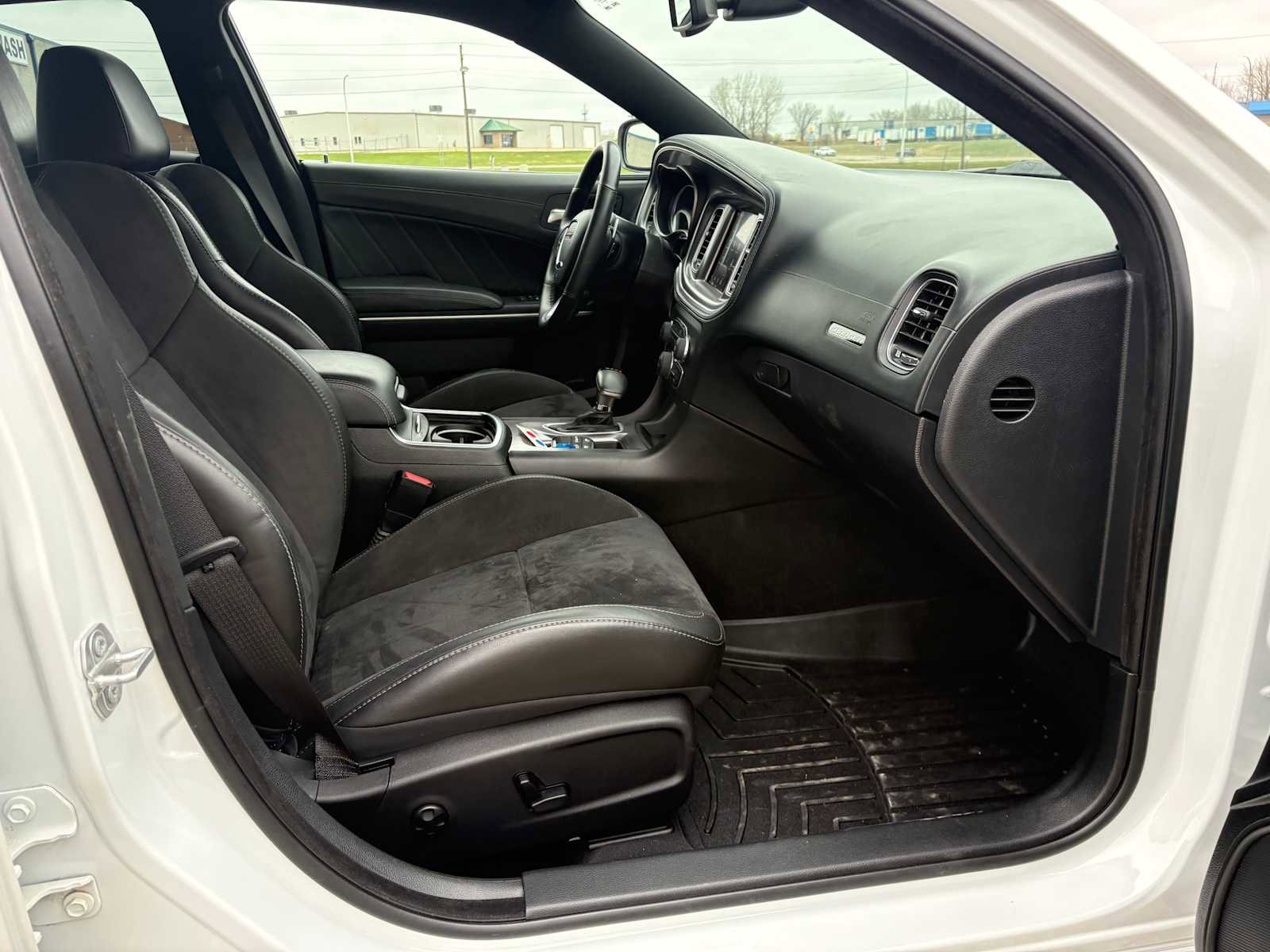 Used 2019 Dodge Charger Scat Pack w/ Dynamics Package RWD image 12