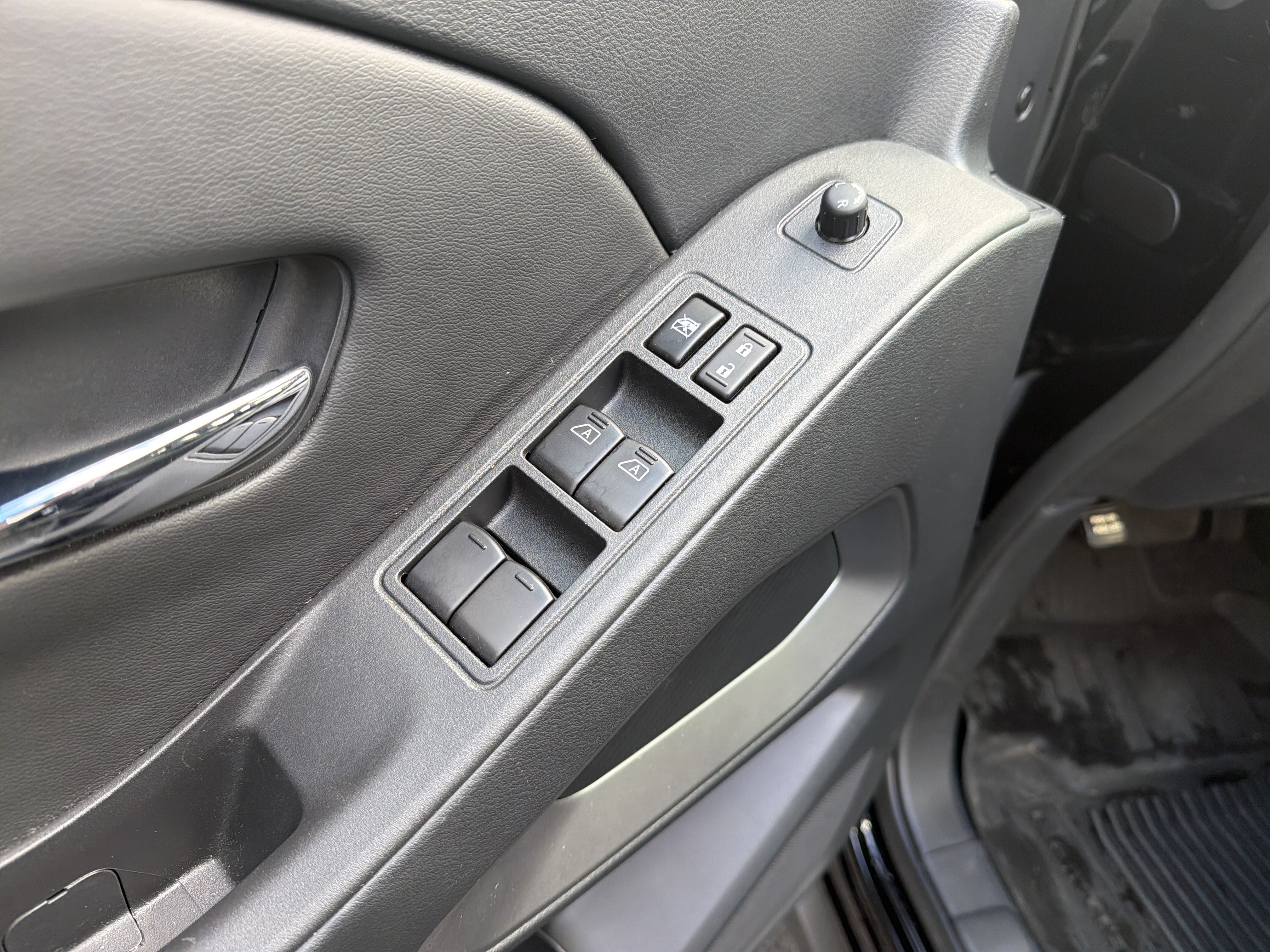Used 2026 Nissan Frontier SV w/ SV Convenience Package AWD/4WD image 15