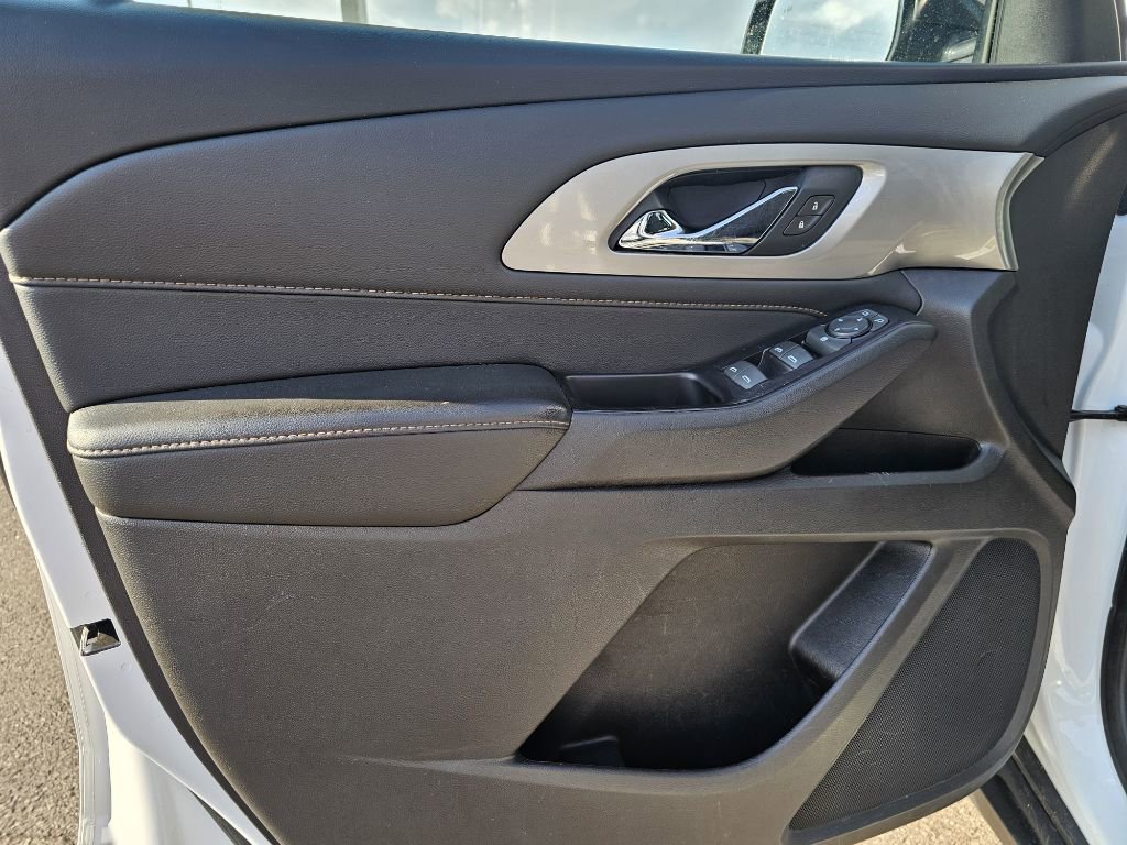 Used 2019 Chevrolet Traverse LT FWD image 16