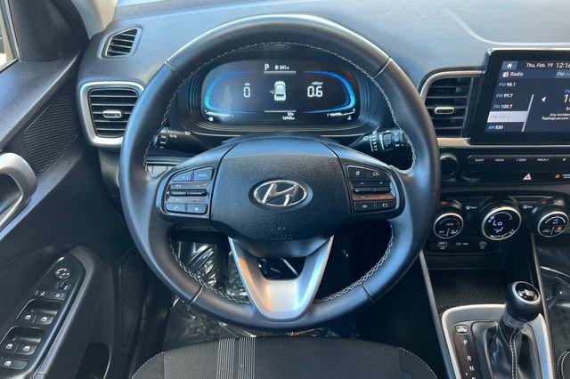 Used 2025 Hyundai Venue SEL image 15