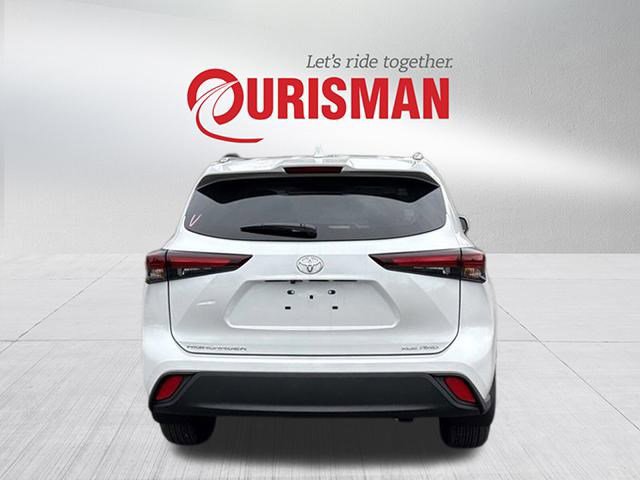 Used 2026 Toyota Highlander XLE image 3