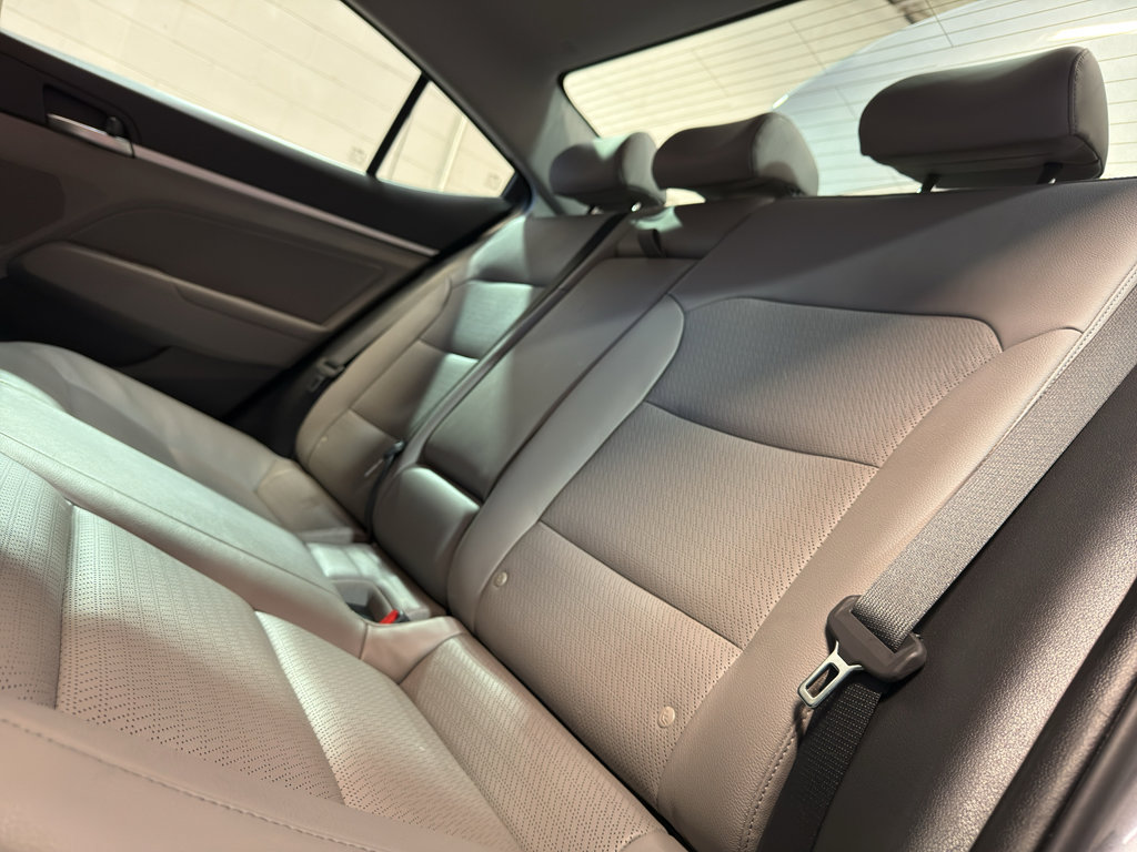 Used 2019 Hyundai Elantra Limited FWD image 28