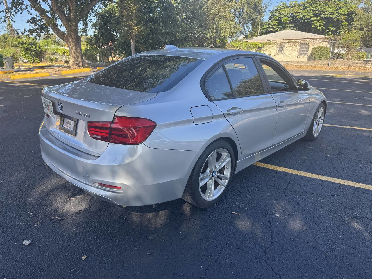 Used 2016 BMW 320i Sedan image 8