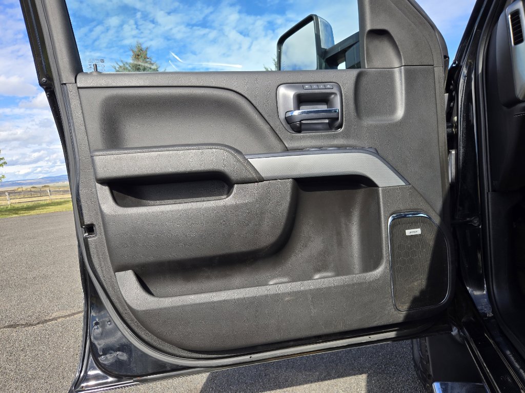 Used 2018 Chevrolet Silverado 3500 LTZ image 12