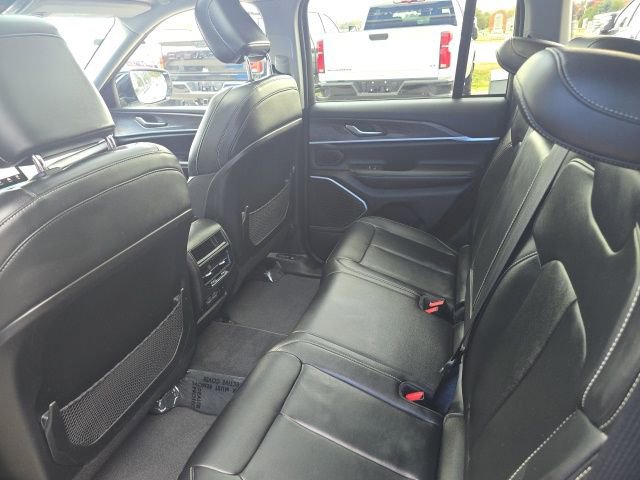 Used 2022 Jeep Grand Cherokee Limited image 13