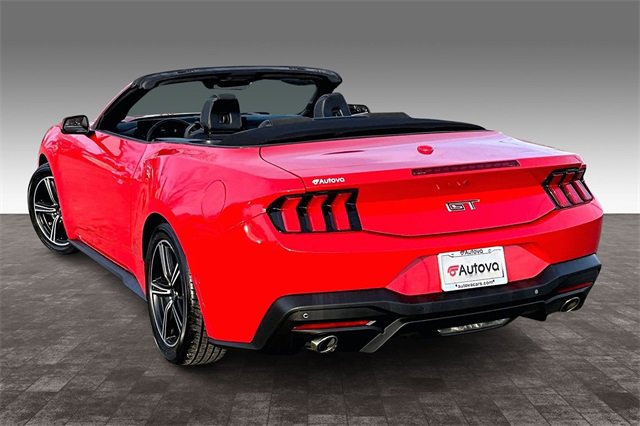 Used 2024 Ford Mustang Convertible image 4