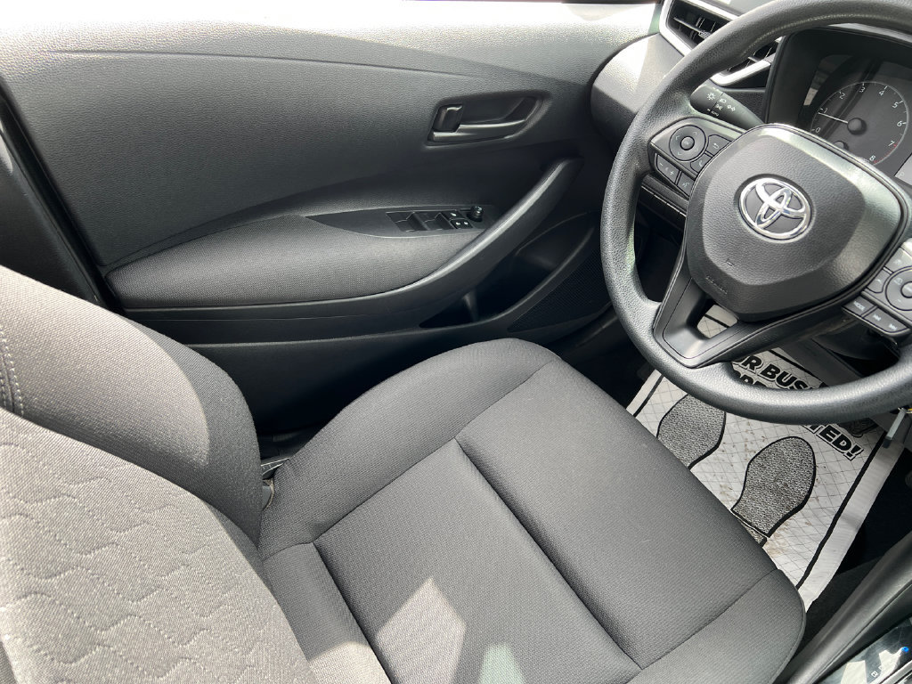 Used 2025 Toyota Corolla LE FWD image 16