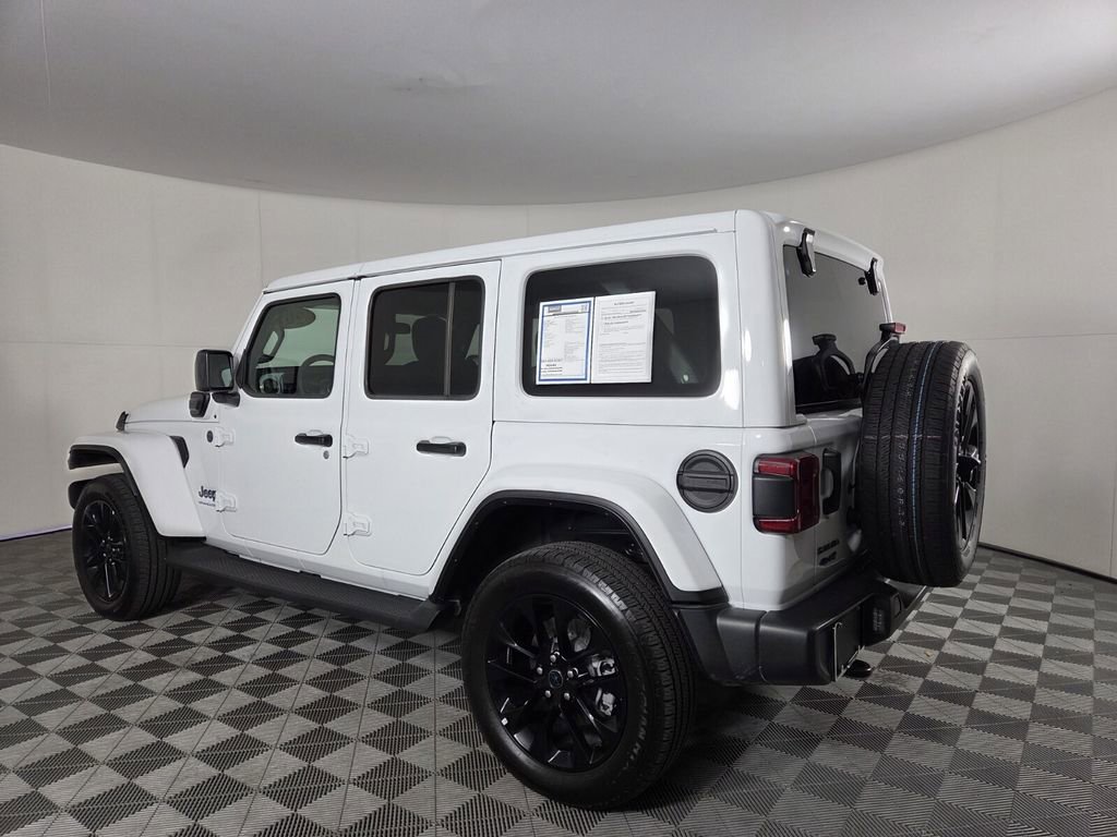 Certified 2025 Jeep Wrangler Sahara image 7