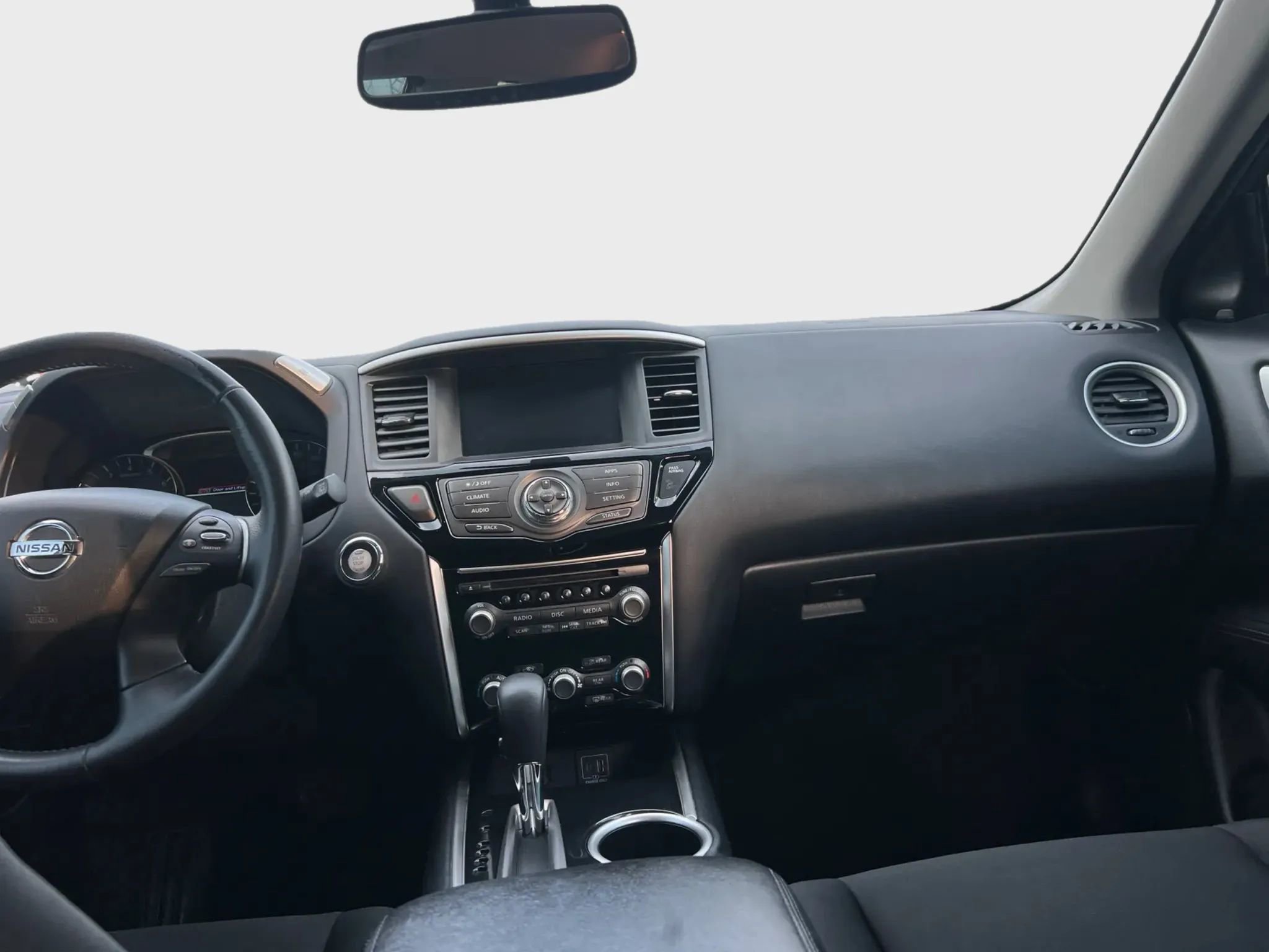 Used 2020 Nissan Pathfinder SV image 23