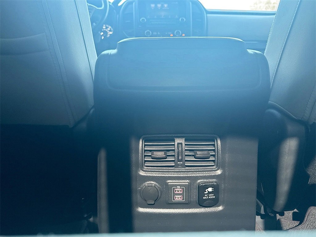 Used 2024 Nissan Titan SV w/ SV Convenience Package image 24