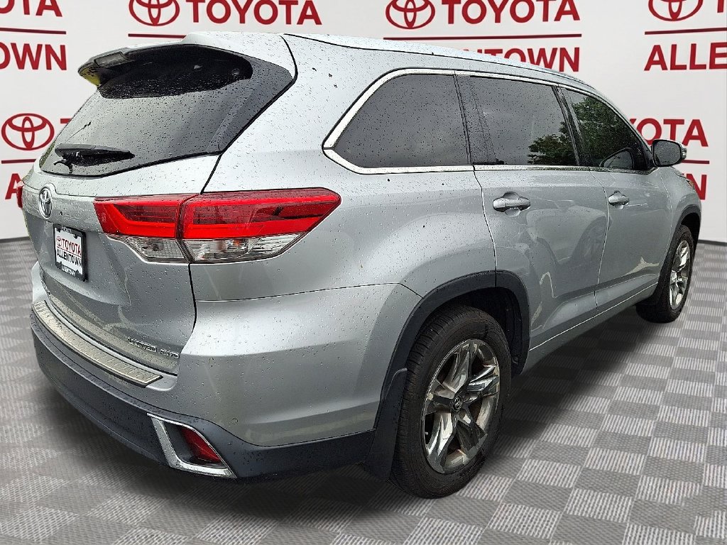 Used 2018 Toyota Highlander Limited Platinum w/ Carpet Mat Package (TMS) AWD/4WD image 6