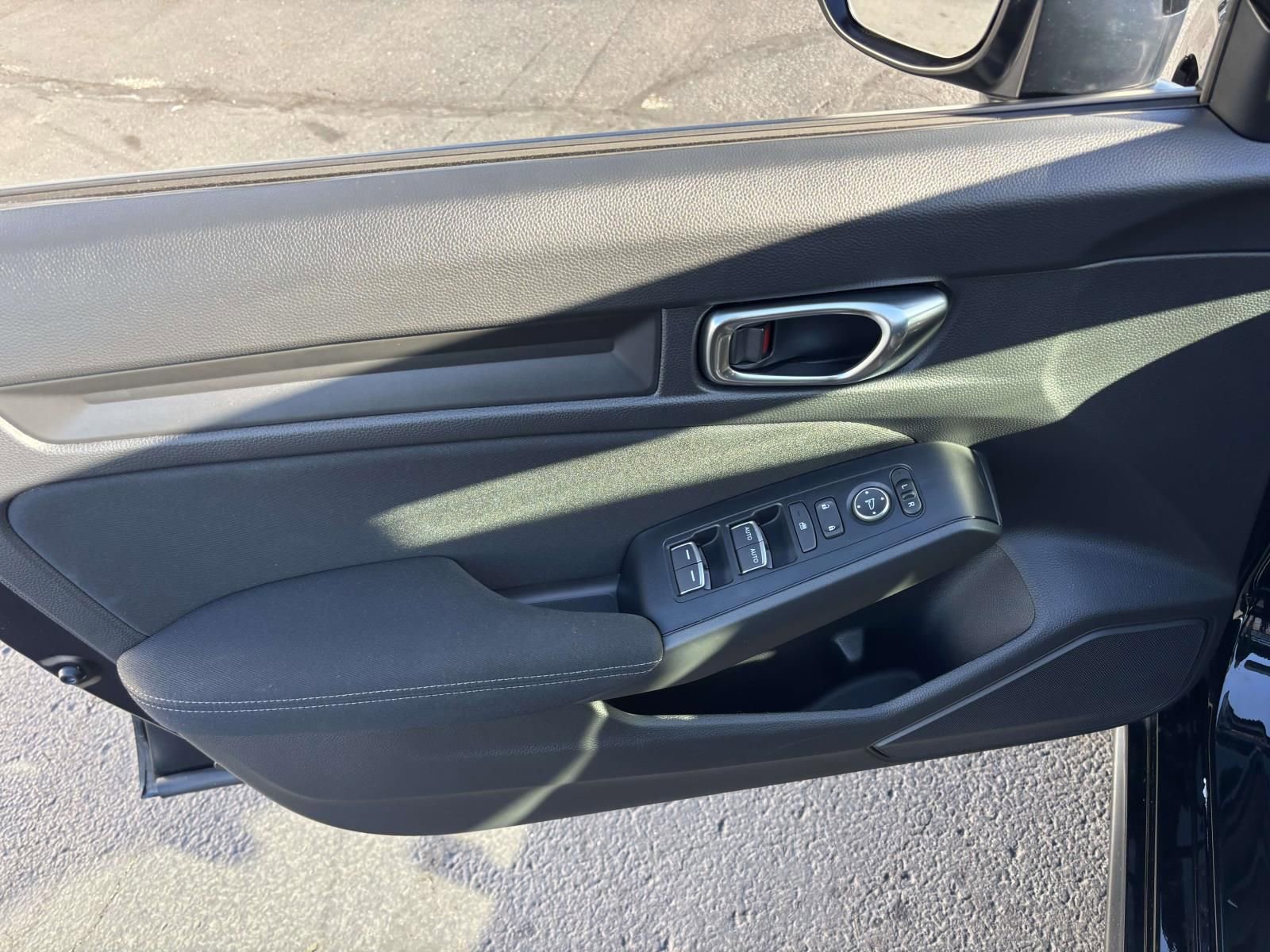 Used 2025 Honda Civic Sport image 13