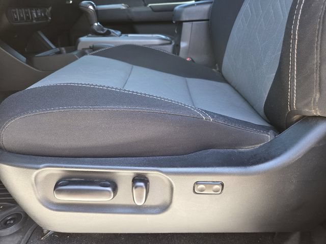 Used 2022 Toyota Tacoma TRD Off-Road w/ Technology Package AWD/4WD image 14