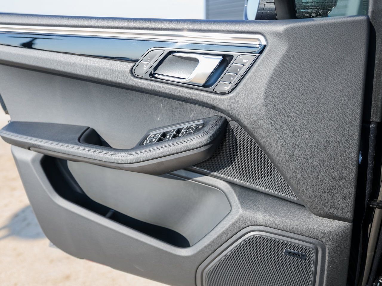 Certified 2026 Porsche Macan AWD/4WD image 23
