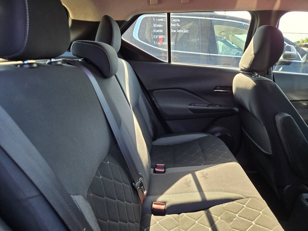 Used 2019 Nissan Kicks SV FWD image 13