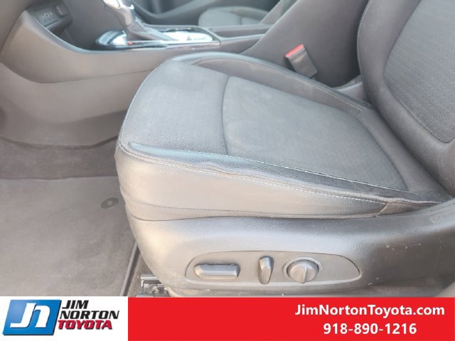 Used 2021 Buick Encore GX Select w/ Sport Touring Package FWD image 25