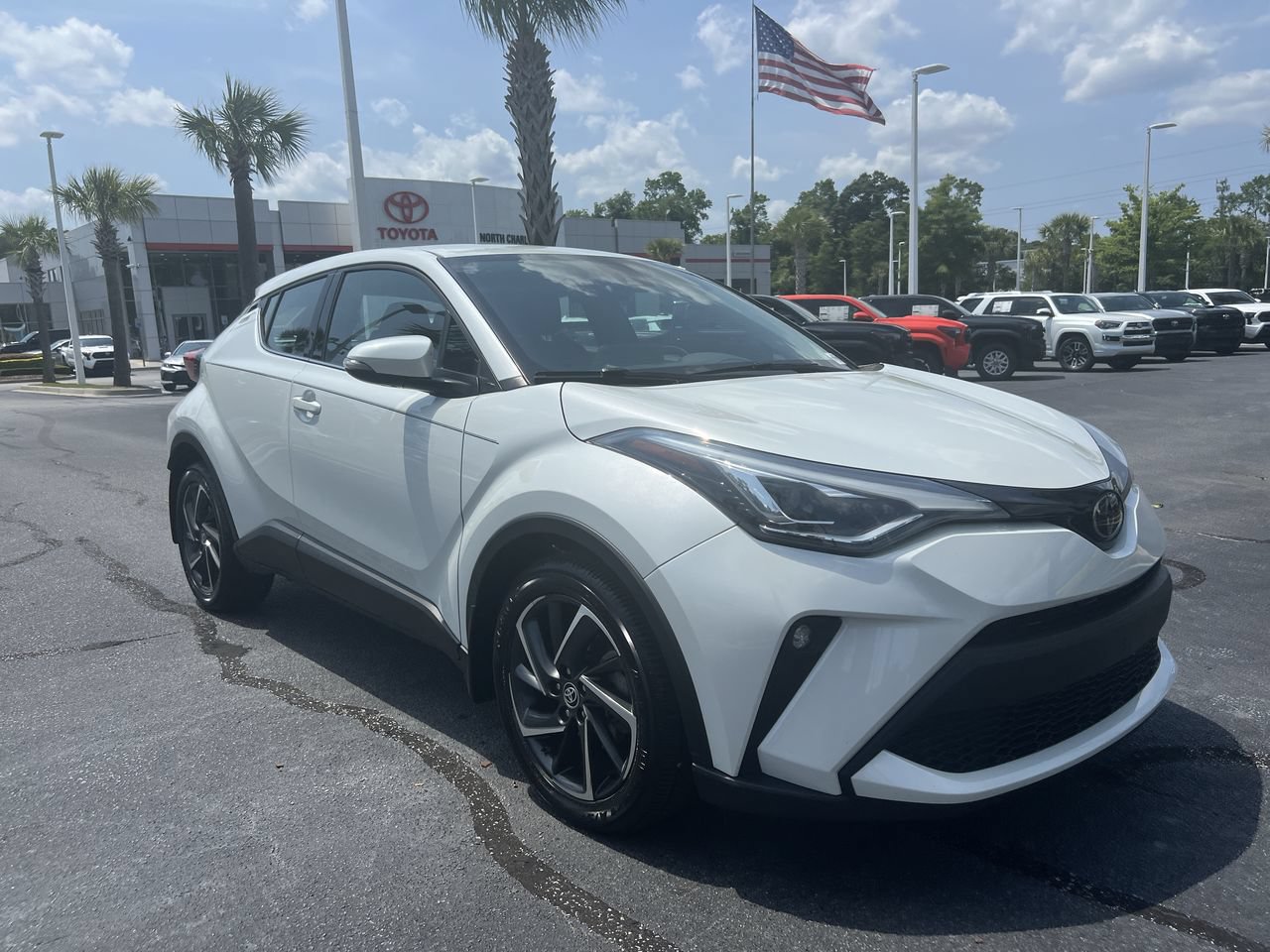 Used 2021 Toyota C-HR Limited FWD image 2