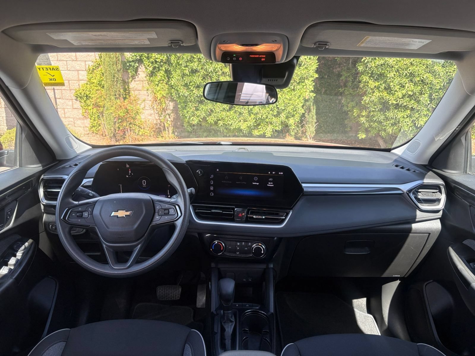 Used 2025 Chevrolet TrailBlazer LT FWD image 32