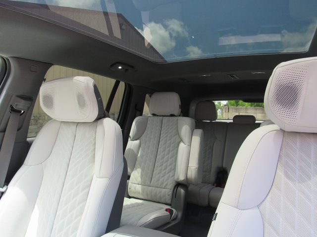 New 2025 Cadillac Escalade IQ Sport 1 w/ LPO, ONYX Package AWD/4WD image 19