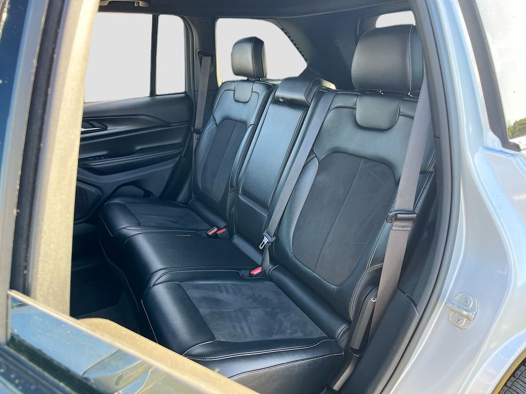Certified 2023 Jeep Grand Cherokee Altitude AWD/4WD image 23