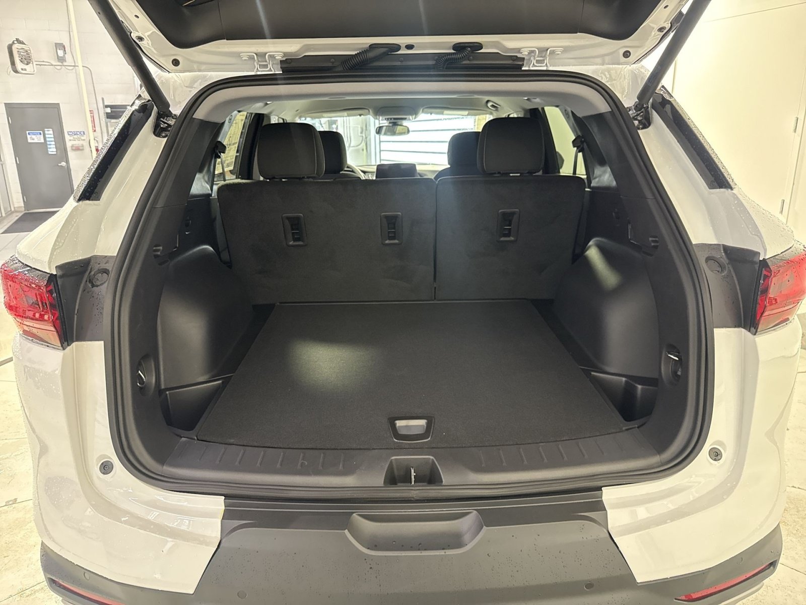 New 2026 Chevrolet Blazer LT w/ Convenience Package FWD image 26