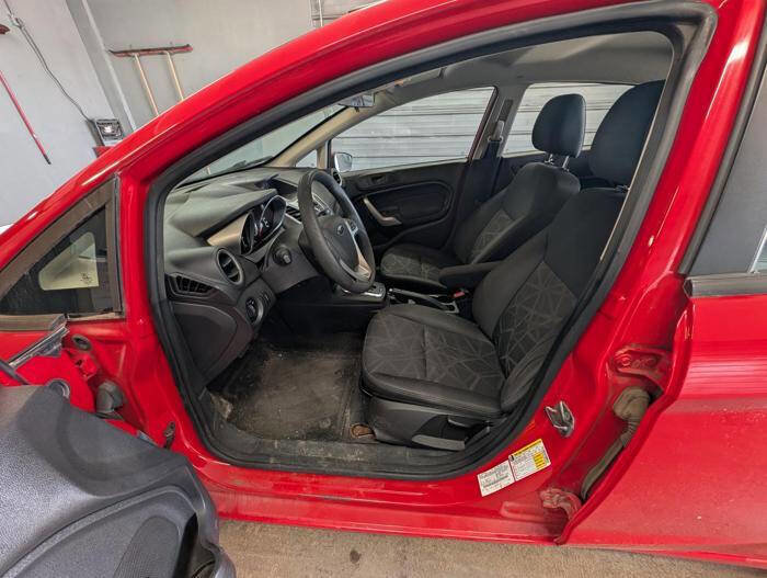 Used 2012 Ford Fiesta SE w/ Super Fuel Economy Pkg FWD image 21