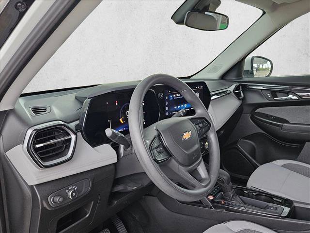 Used 2025 Chevrolet TrailBlazer LT AWD/4WD image 8