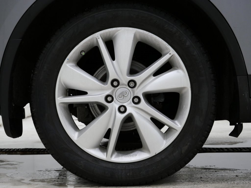 Used 2015 INFINITI QX70 AWD w/ Premium Package image 10