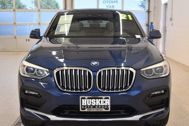 Used 2021 BMW X4 xDrive30i w/ Premium Package AWD/4WD image 3