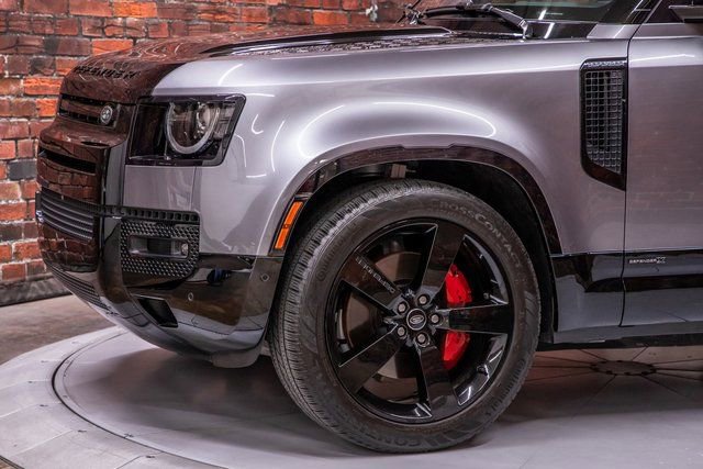 Used 2023 Land Rover Defender 90 X image 3