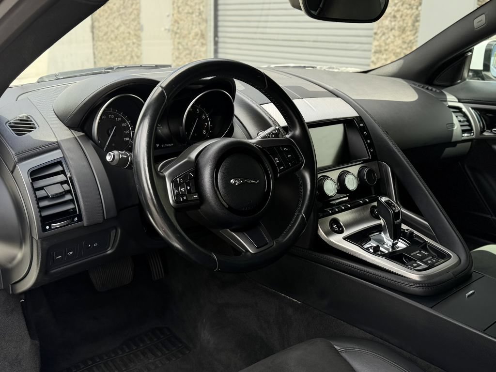Used 2017 Jaguar F-TYPE Coupe RWD image 12