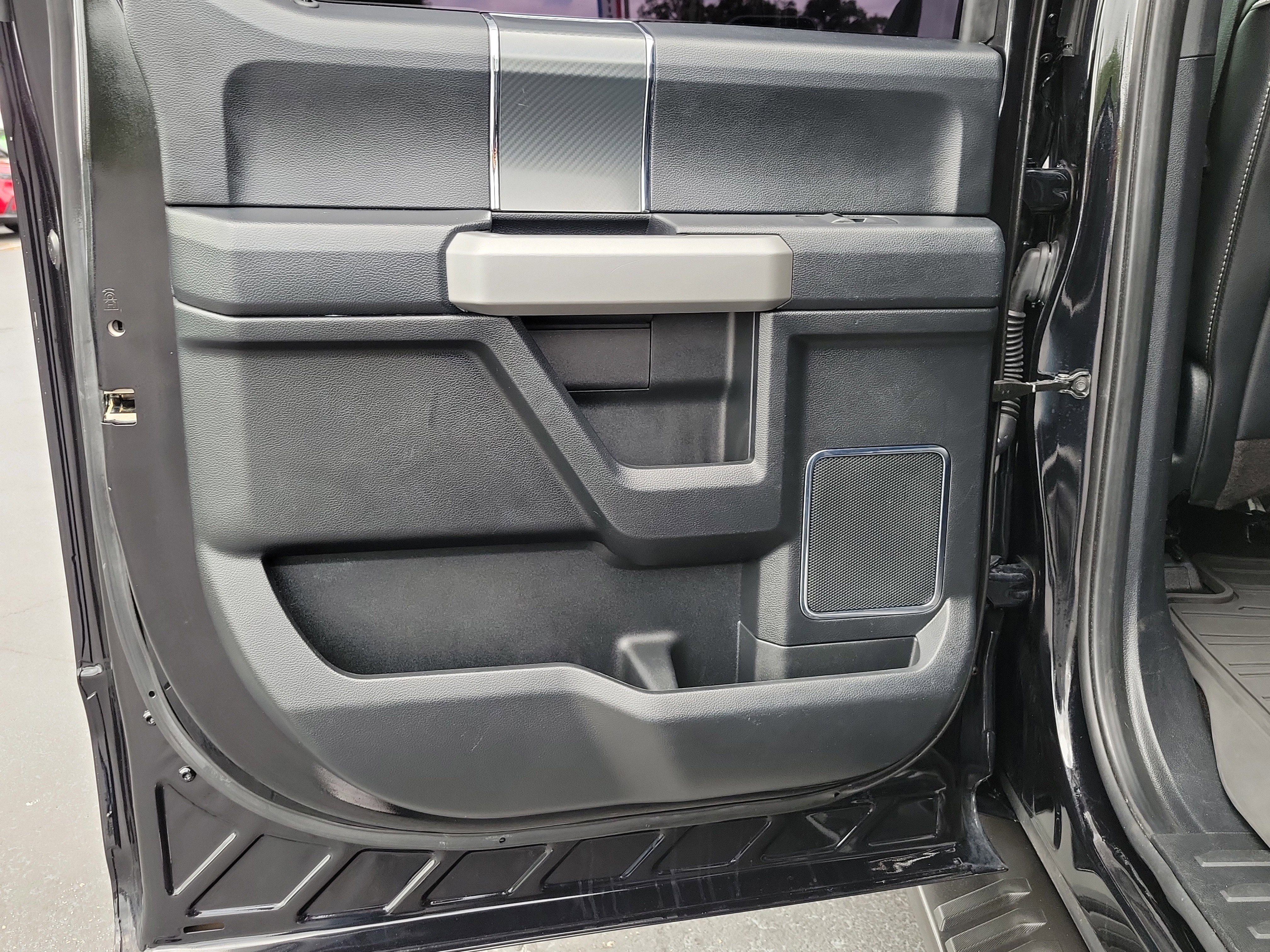Used 2020 Ford F150 Lariat w/ Equipment Group 502A Luxury image 11