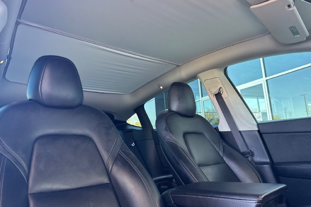 Used 2022 Tesla Model Y Performance AWD/4WD image 19