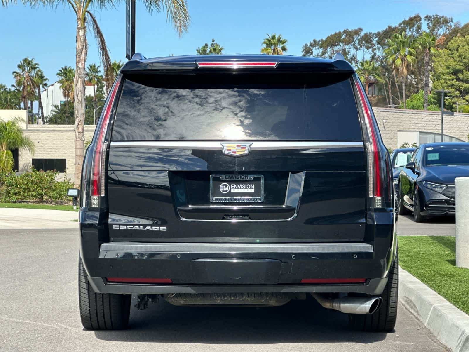 Used 2016 Cadillac Escalade 2WD image 4