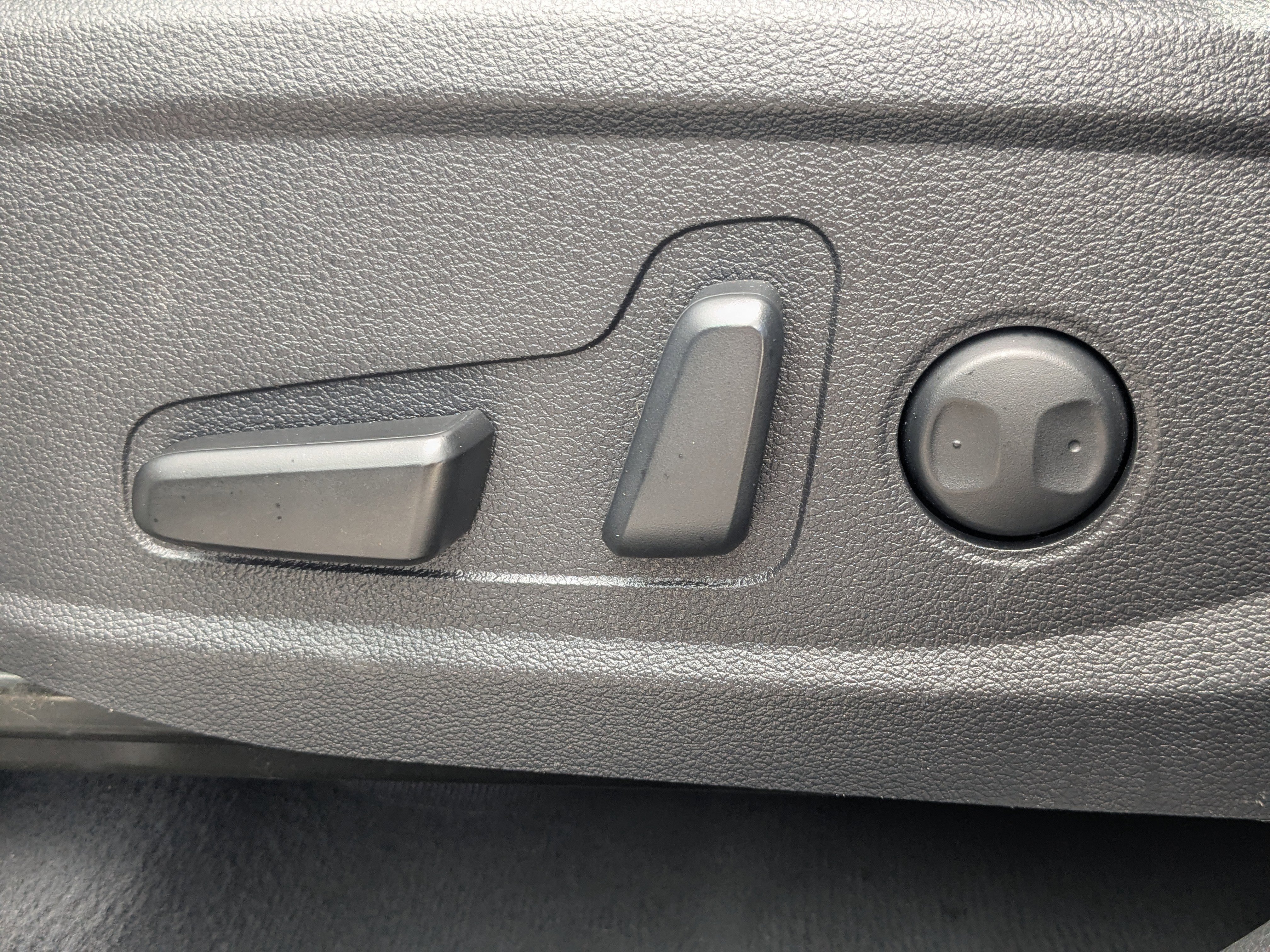 Used 2023 Hyundai Santa Fe SEL FWD image 25