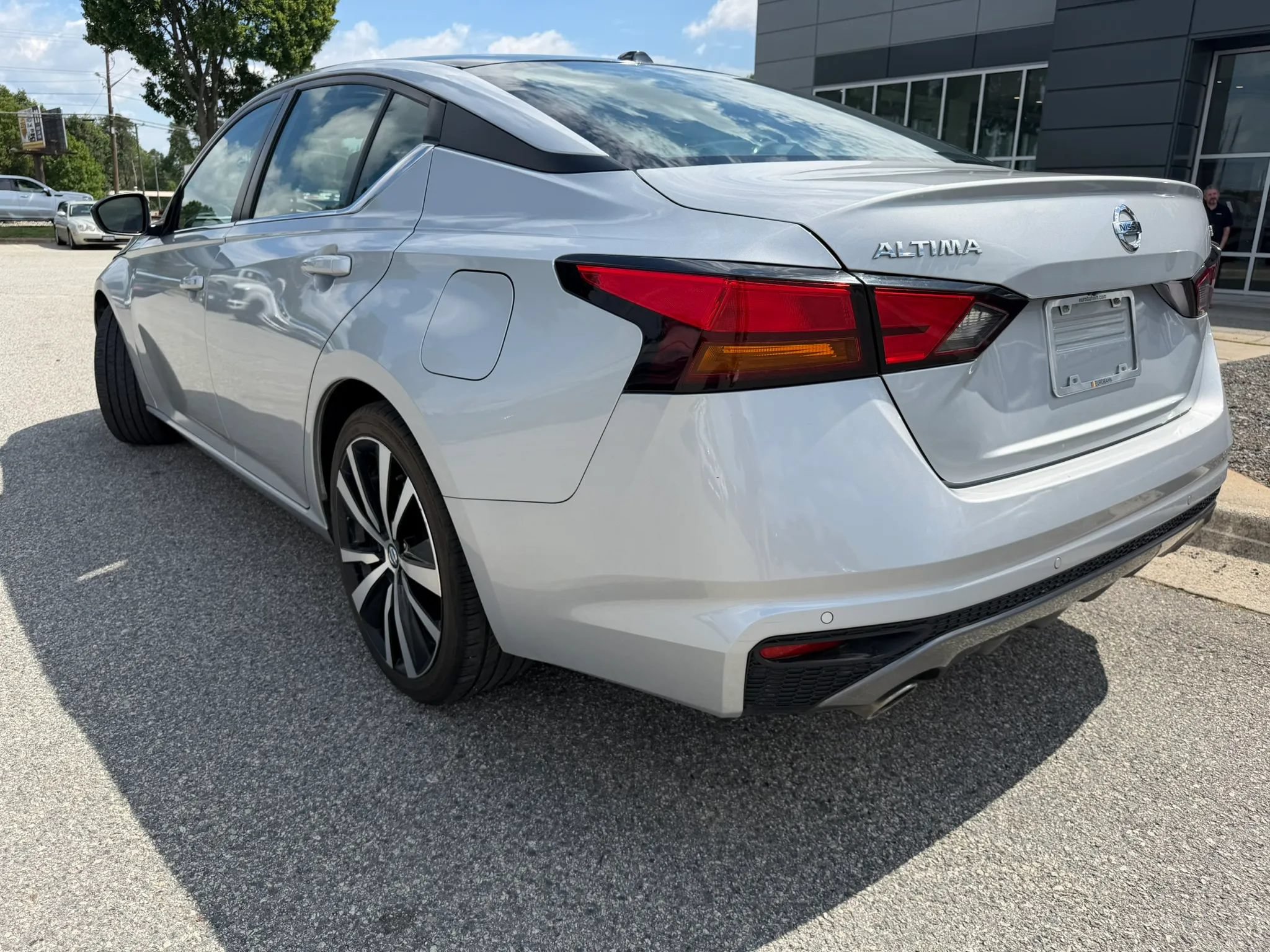 Used 2022 Nissan Altima 2.5 SR FWD image 3